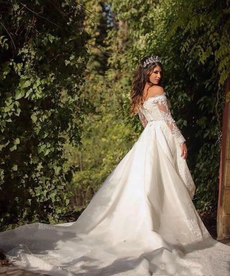 new-designer-vintage-a-line-wedding-dress-arabic-lace-off-shoulders-long-sleeves-custom-made-plus-size-bridal-gown (4)_