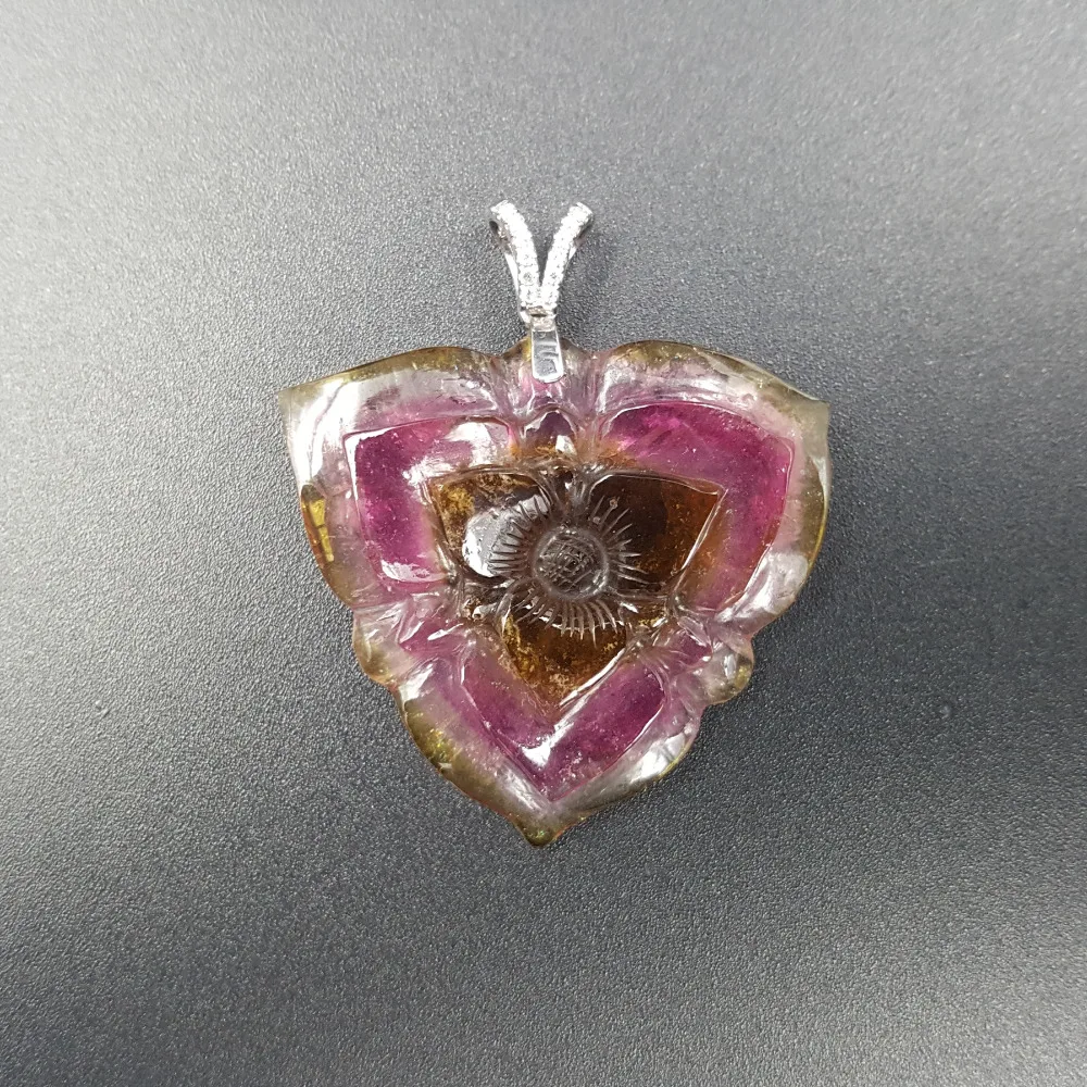 

Lii Ji 18K White Gold 30x33mm Natural Watermelon Tourmaline Carved Diamond Pendant