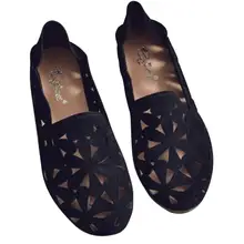 Тонкие туфли с перфорацией; женские летние дышащие туфли с перфорацией; повседневная обувь на плоской подошве с закрытым носком; обувь в горошек с мягкой подошвой