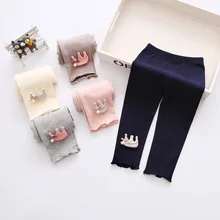 Модные весенние корейские леггинсы для маленьких девочек; одежда с рисунком короны; милые детские узкие брюки; эластичная талия; 1-4T