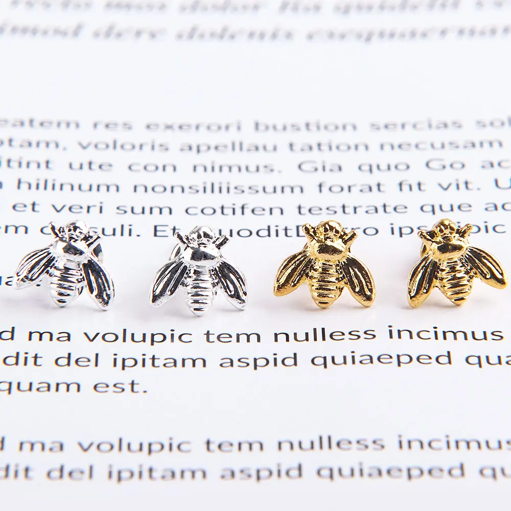 

1Pair Simple Gold/Silver Color Bee Earring Shaped Cute Bumble Bee Insect Animal Unique Delicate Earrings Jewelry Gift for Woman
