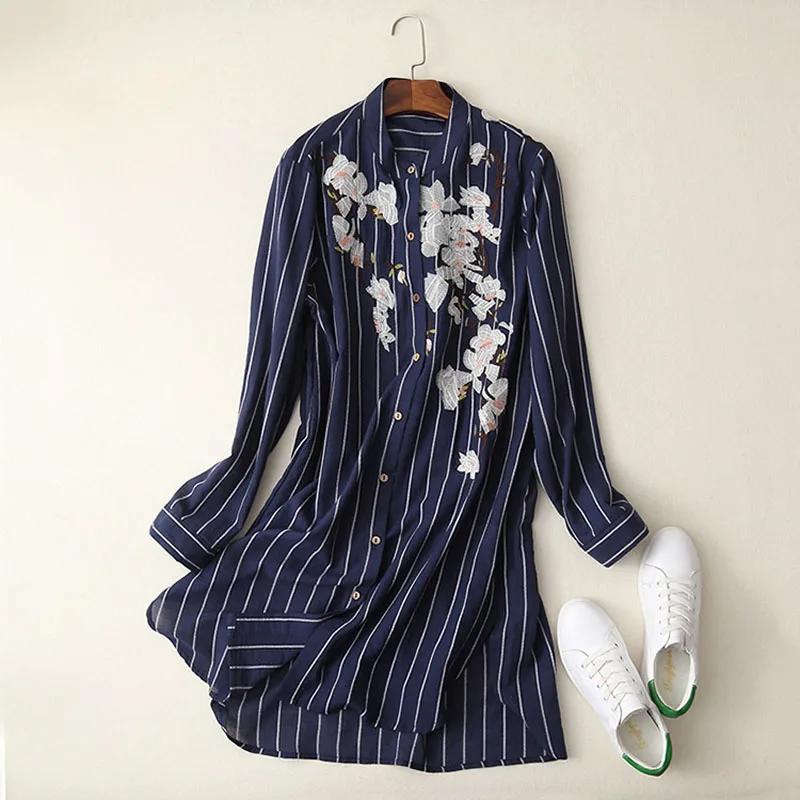 L508 модная Женская Весенняя рубашка в полоску с цветочной вышивкой и отложным воротником, Женская длинная дизайнерская Блузка темно-синего цвета - Цвет: Синий