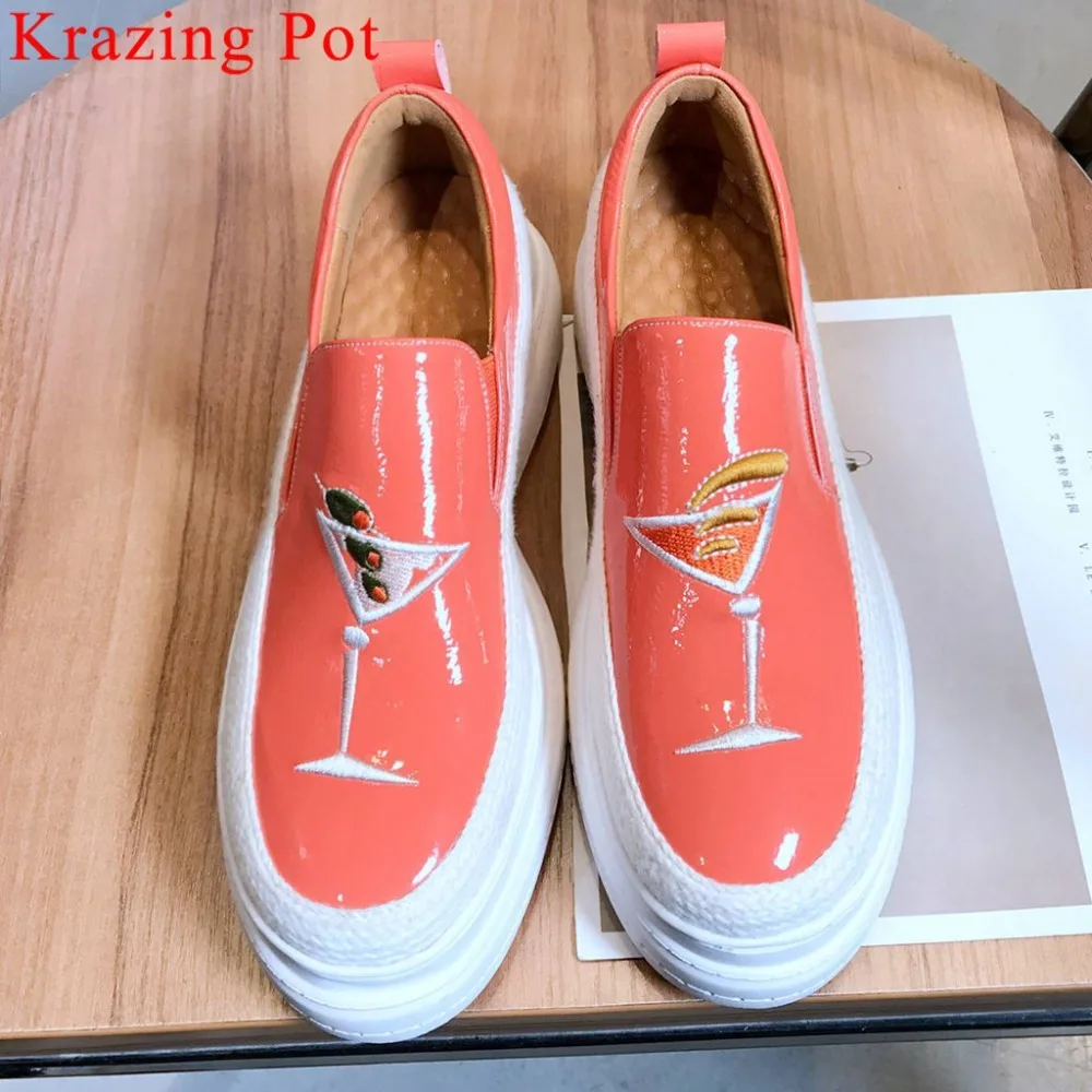 

Krazing Pot beauty embroidery thick bottom waterproof slip on loafers round toe concise style breathable vulcanized shoes L85