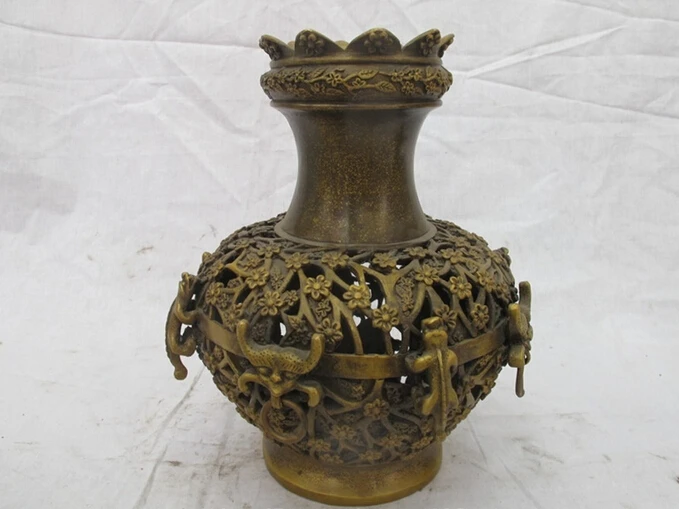 

wholesale factory Chinese mark bronze Hollow carved Plum flower PiXiu beast Palace Pot Vase Jar