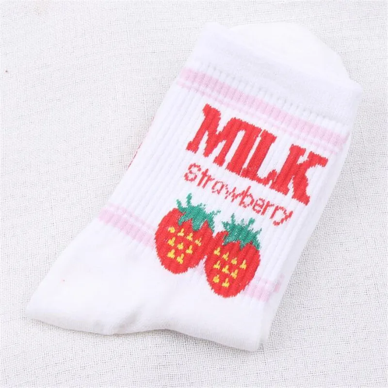 Корейские женские носки фрукты клубники носки с изображением банана хлопковые зимние теплые носки Harajuku для женщин Meias забавные молочные носки - Цвет: 1