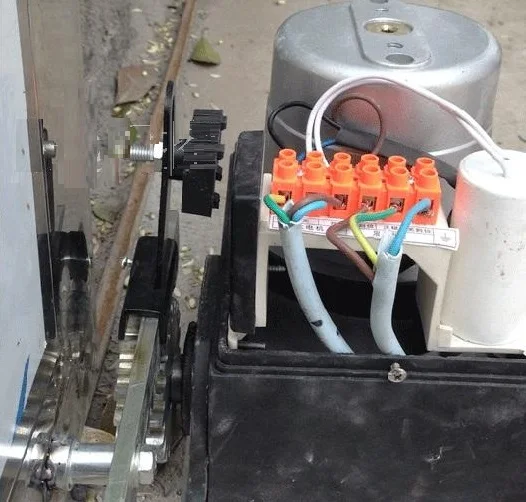 Magnet Limit Switch Automatic Remote Control Sliding Gate Motor For Max Gate Weight 800kgs Portal Residential Area Magnet Limit Switch Automatic Remote Control Sliding Gate Motor For Max Gate Weight 800kgs Portal Residential Area