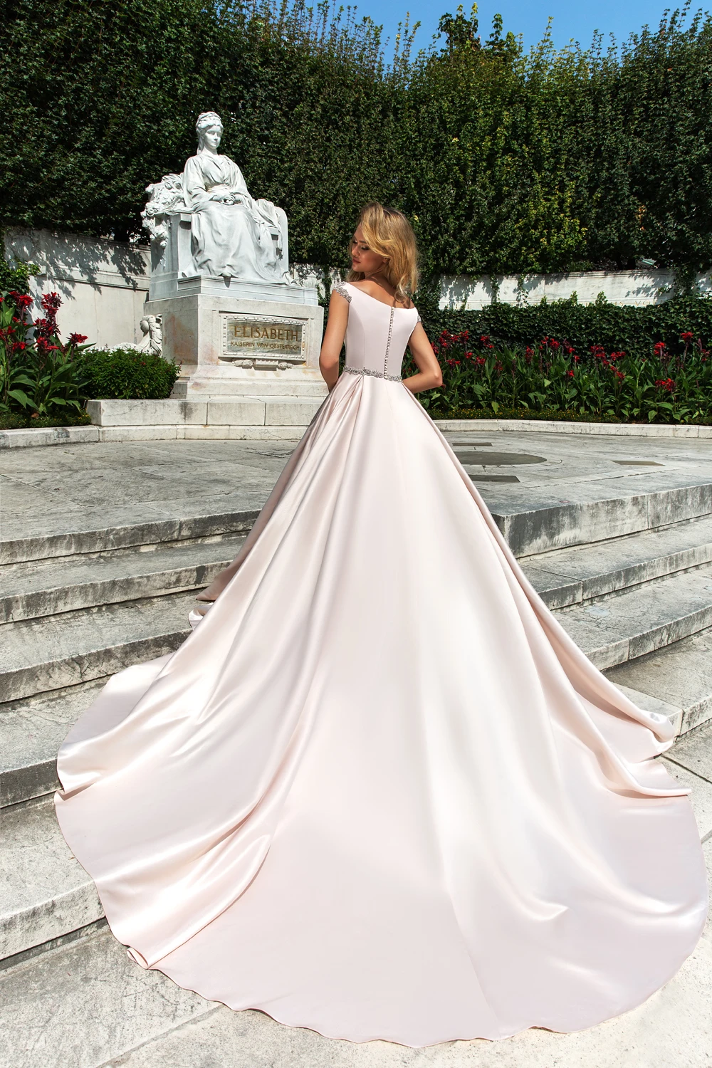 Простой сатин свадебное платье с бисером Пояс