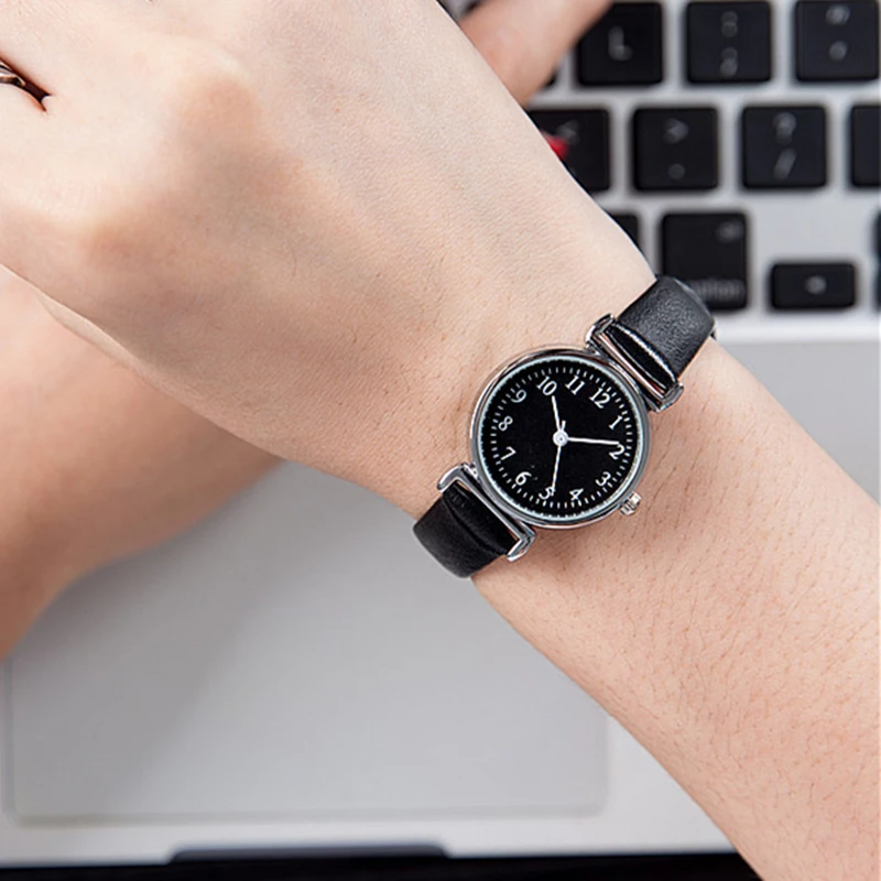 

New 2018 Small Dial Women casual wristwatch Ladies Leather Quartz Watch female Elegant Simple Rhinestone dial dress clock hours
