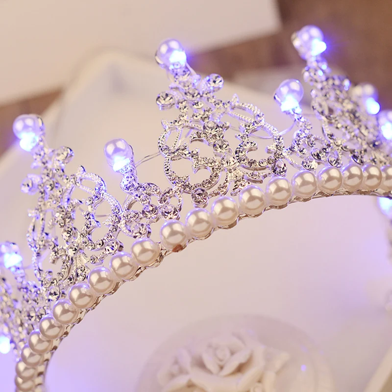 2018-European-Pearl-Tiara-Light-Rhinestone-Royal-Queen-Crown-for-Women-Hair-Ornaments-Bridal-Wedding-Large