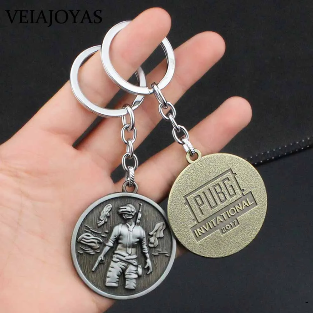 10 unids/lote PUBG serie arma Rifle AKM modelo llaveros casco mochila encanto llaveros chaveiro sleutelhanger venta al por mayor