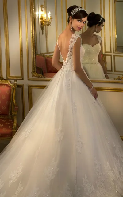For Brides Looking Wedding Dresses With Lace This Striking For Brides Looking Wedding Dresses With Lace This Striking Ballgown From Stella York