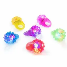 10 шт. Fashing красочные со светодиодной подсветкой ухабистой силиконовая форма-украшение для торта кольца палец игрушечные лошадки Led мягкие кольца 2B16