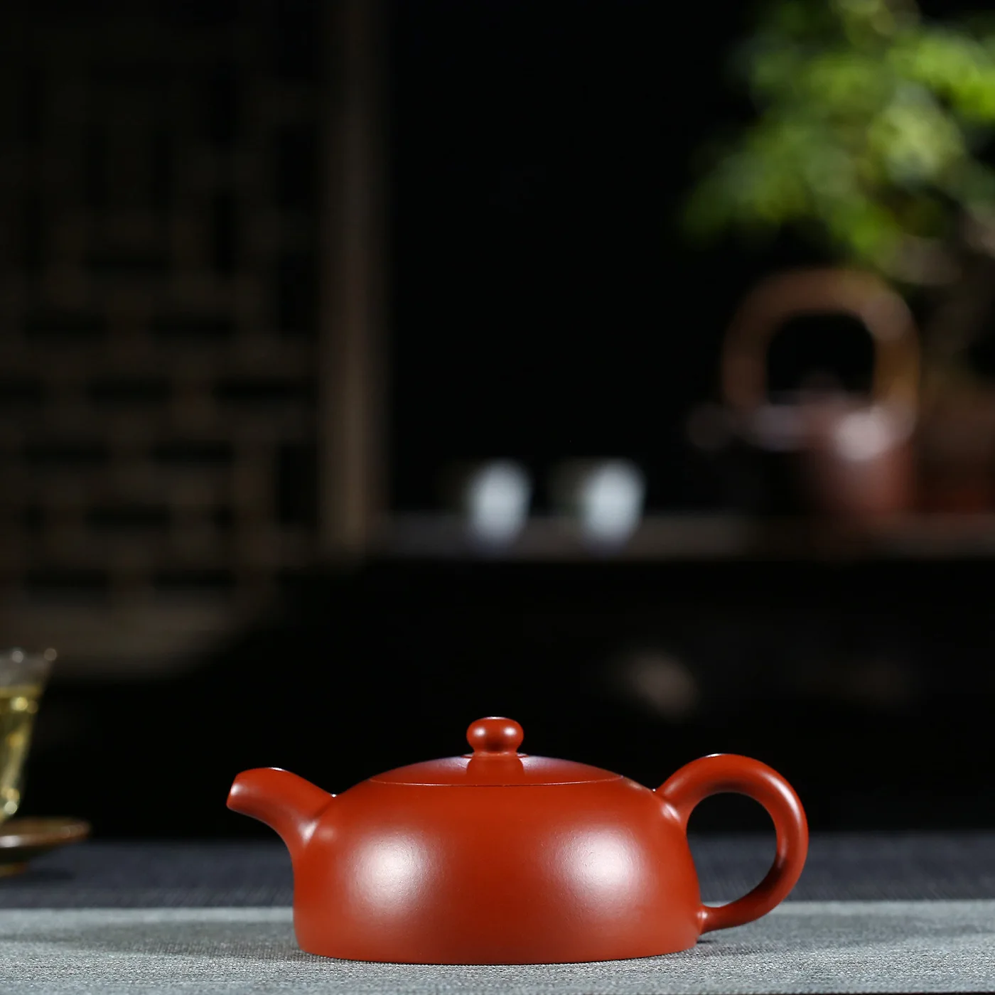 

Pottery Teapot Quality Goods Famous Manual Make Raw Ore Bright Red Robe Half A Month Kettle Kungfu Online Teapot Tea Set Gift