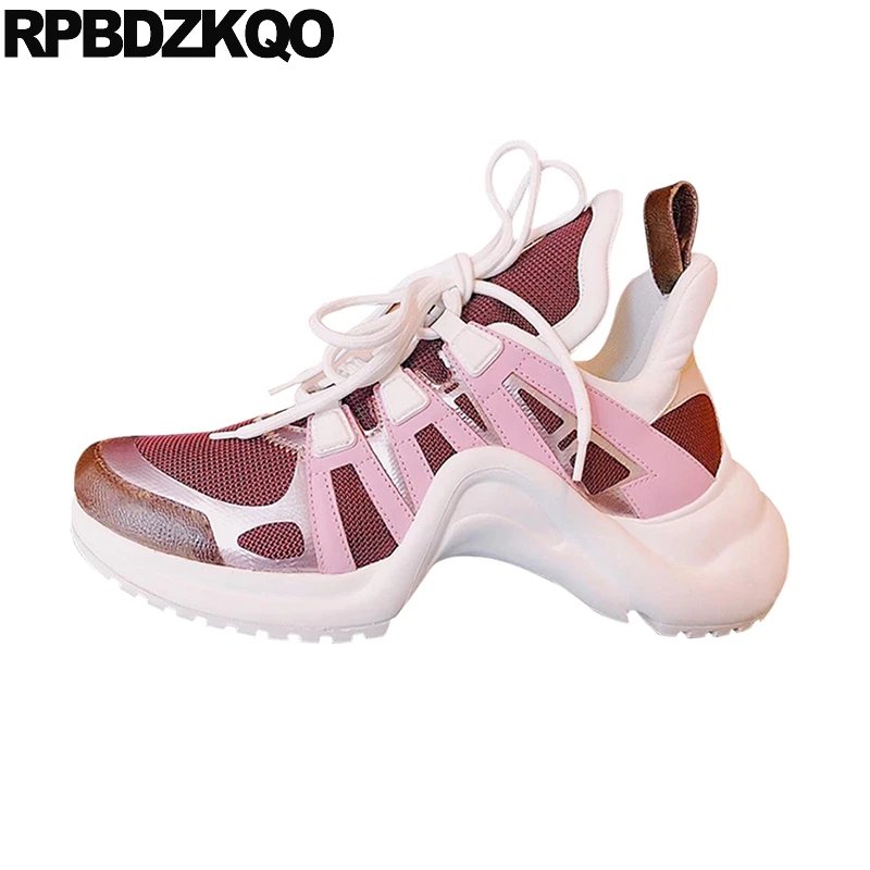 На толстой подошве; на танкетке; на толстой подошве; обувь на платформе; удобные на шнуровке Кроссовки Harajuku Женская дышащая обувь, увеличивающая рост розового цвета в китайском стиле из сетчатой ткани