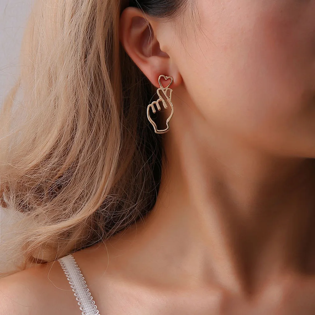 

1 Pair Sweet Girl Hollow Heart Shape Earrings Women Simple Alloy Gesture Ear Studs Vintage Casual Ear Rings