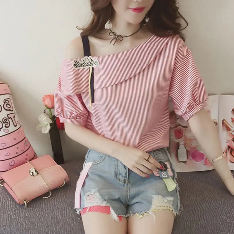 الكورية لطيف المرأة الصيف البلوزات مخطط واحد الكتف قصيرة الأكمام حزام قميص الإناث قمم H9