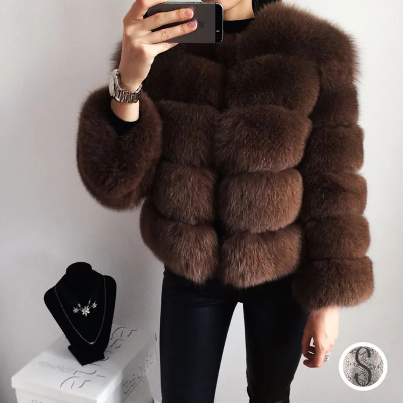 

FURSARCAR Women's Winter Fashion Real Fur Coat Whole Skin Fox Fur Coats Female Luxury New Short Style Natural Fox Fur Waistcoats