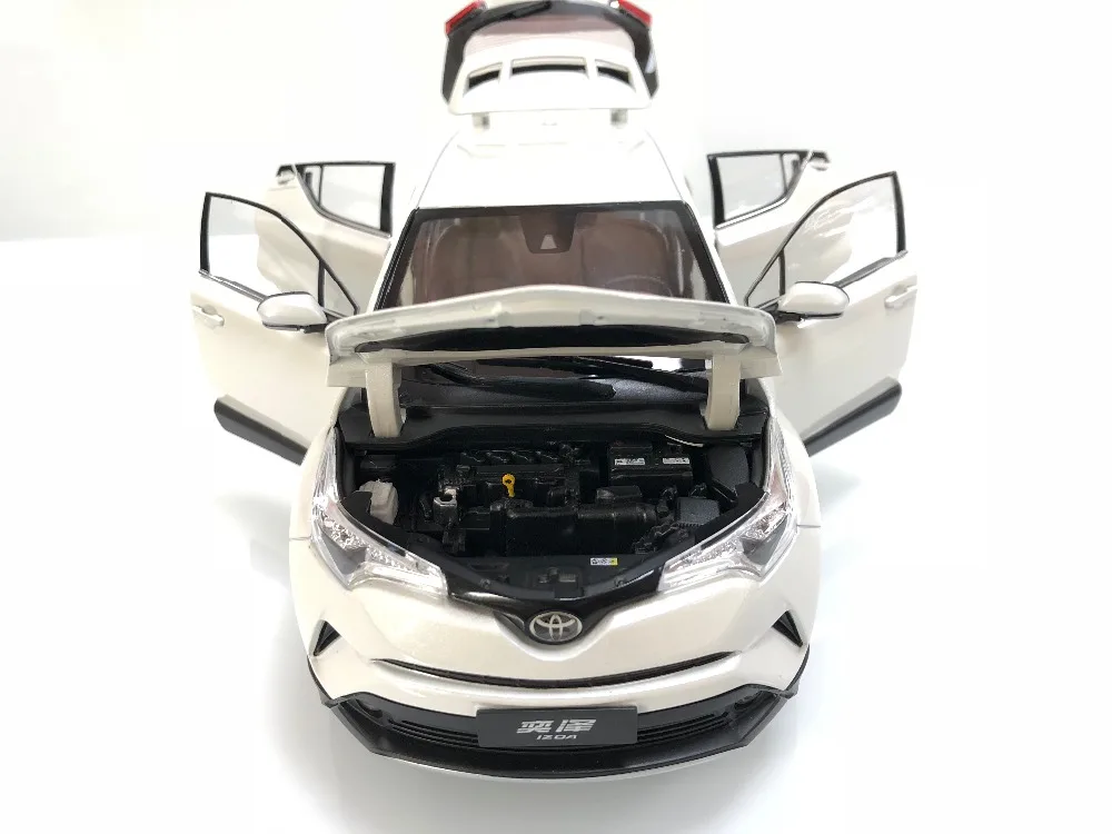 Модель литья под давлением для Toyota IZOA 1:18 2017 игрушечный автомобиль из белого