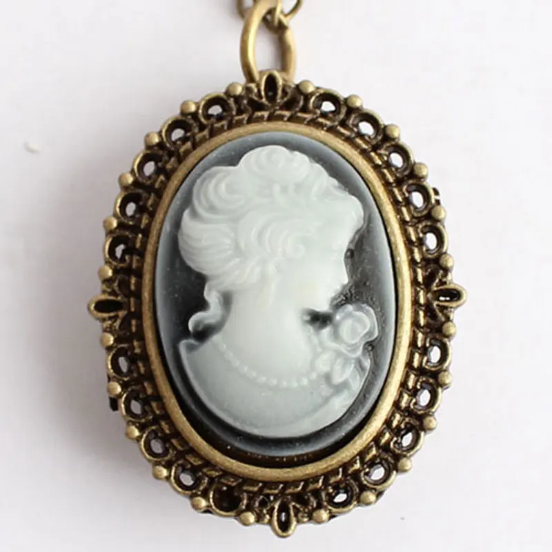 

Elegant White Lady Head Portrait Sculpture Pocket Watch Womens Necklace Chain Retro Pendant Girls Small Size Mini Quartz Watch