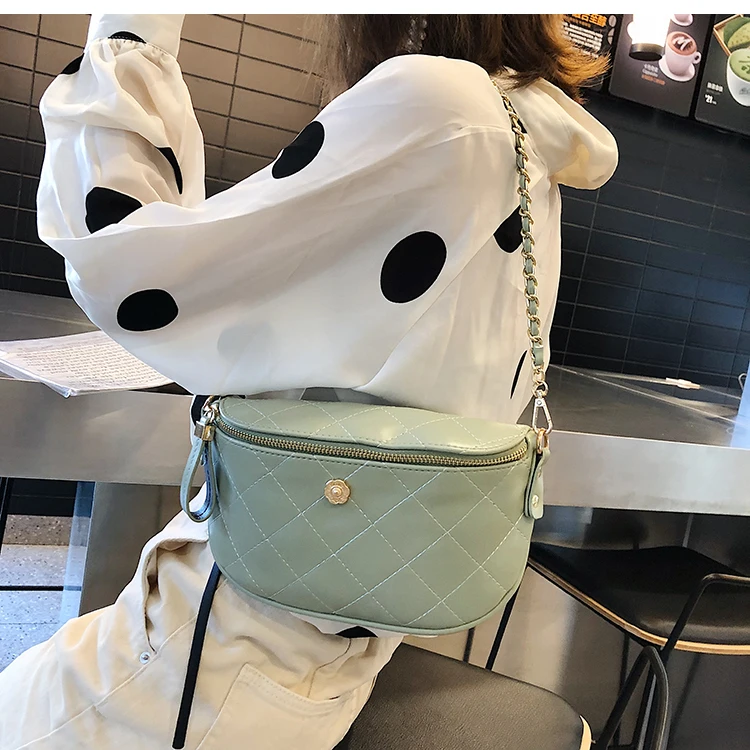 

ETAILL Fashion Silver PU Leather Quilted Bags Luxury Brand Shoulder Bag Simple Chain Female Plaid Handbag Ladies' Messenger Bag