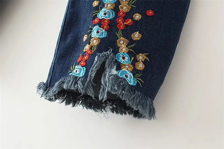 4XL Women Jeans Pants 2018 Spring High Waist Casual Trousers Jeans Woman Plus Size Tassels Embroidery Calf-Length Pants