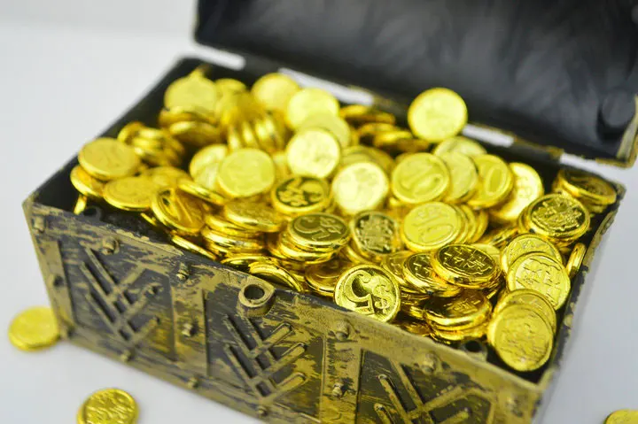 

Pirates of the Caribbean Treasure Chest Jewelry Gold Coin Model 1/6 Action Figure Scale Model Accessories Scene Props Model