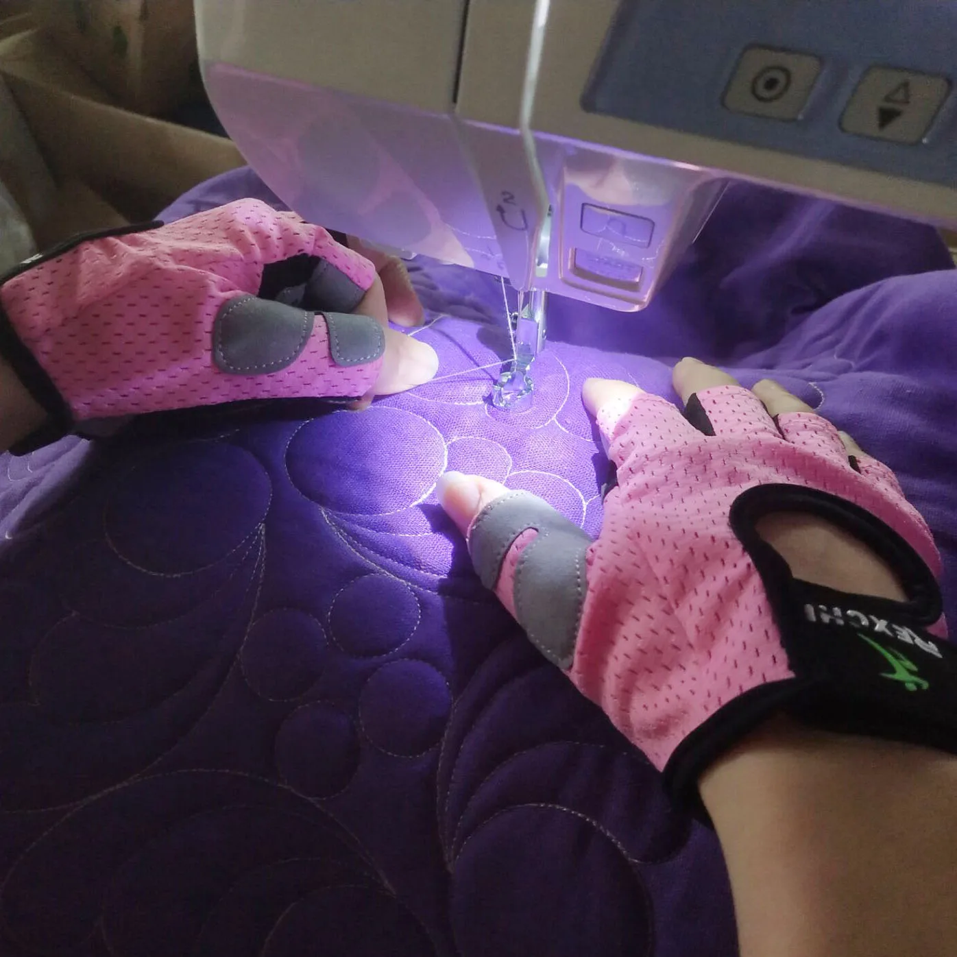 

1Pair Quilting Gloves For Motion Machine Quilting Sewing Wamer GLOVES New