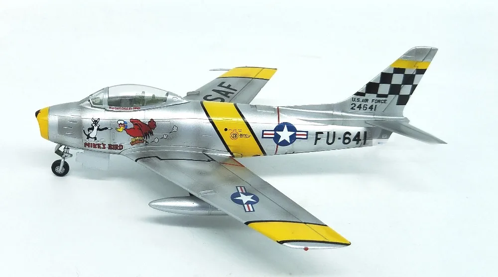 

1:72 U.S. F-86F saber fighter model Static simulation model Trumpeter 37104
