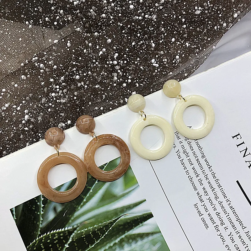 

Free Shipping Geometric Brown White Resin Elegant Pretty Earring
