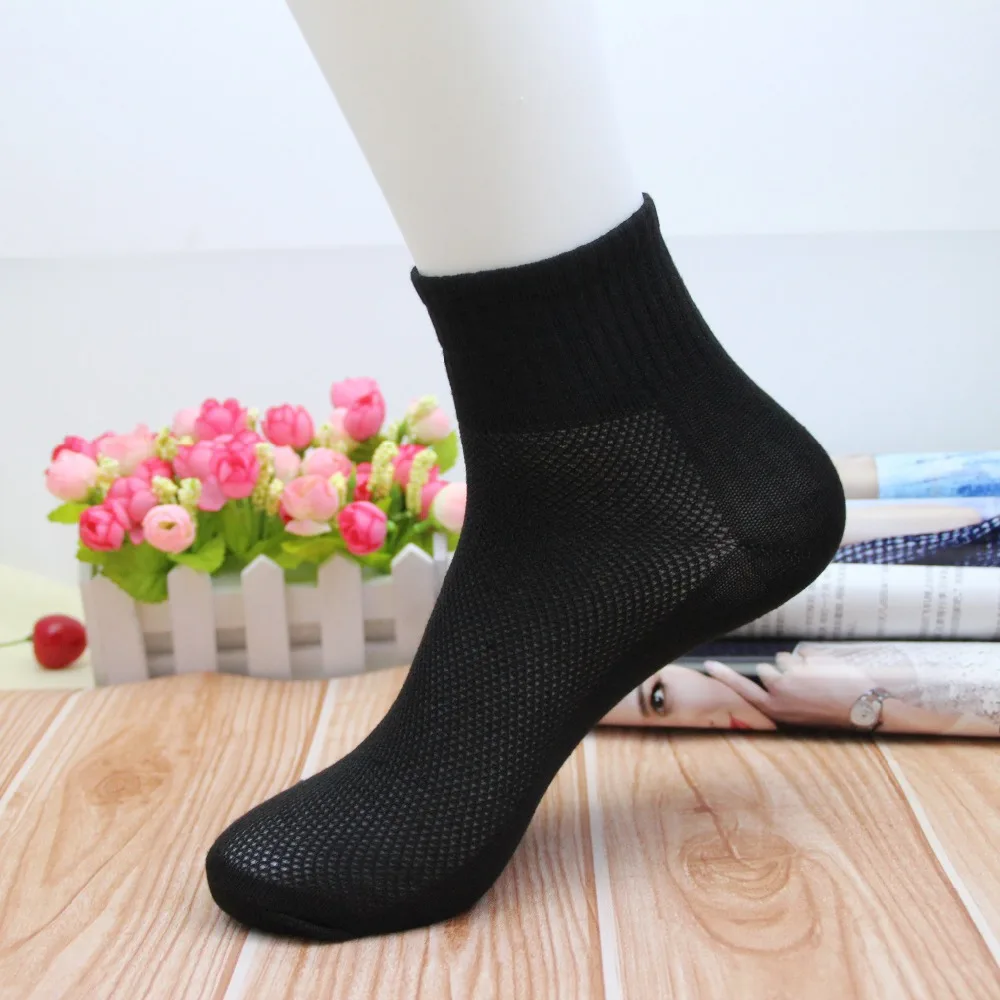 

1 Pair / Lot Hot Sale New Summer Autumn Style Mens Socks Brand Quality Cotton Polyester Fashion Mesh Sock For Men Free Shipping