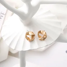 Европейские Простые геометрические матовые серьги-гвоздики золотого цвета в стиле ретро, Необычные треугольные серьги для женщин, свадебные ювелирные изделия невесты, подарок