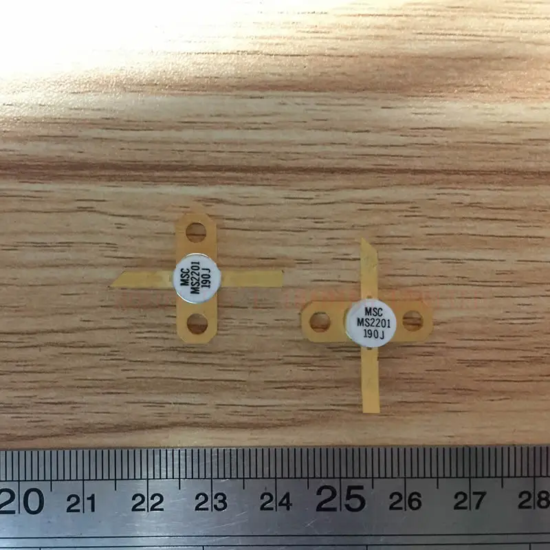 

MS2201 RF MICROWAVE TRANSISTOR 1025-1150MHz GOLD METALLIZATION POWER OUT 2W MINIMUM 1025MHz to 1150MHz AVIONICS APPLICATIONS