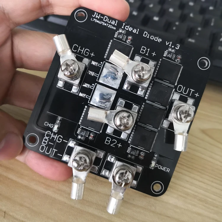 

Intelligent Switching of Double Battery Isolator for Ideal Diode Electric Vehicle with 100A Three Batteries