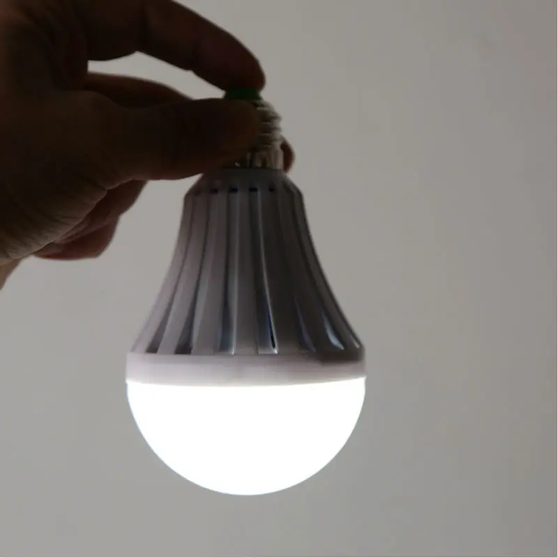 

SMD 5730 LEDs Bulb Emergency Light 5W 7W 9W 12W led Night Lights Lamparas AC220V Energy Saving Lamp Rechargeable Indoor Lighting