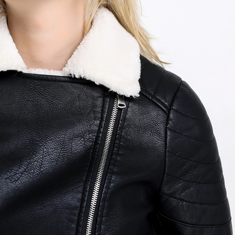 Зимняя кожаная женская куртка черного цвета из искусственной кожи, короткая мотоциклетная куртка из овчины с меховым воротником из искусственной овчины, теплое пальто UV3018