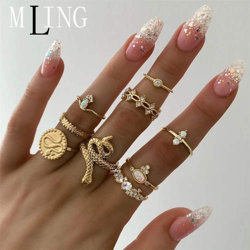 

MLING 9 Pcs/Set Personality Snake Water Drop Round Geometry Gem Crystal Gold Ring Set Female Bohemian Jewelry Accessories