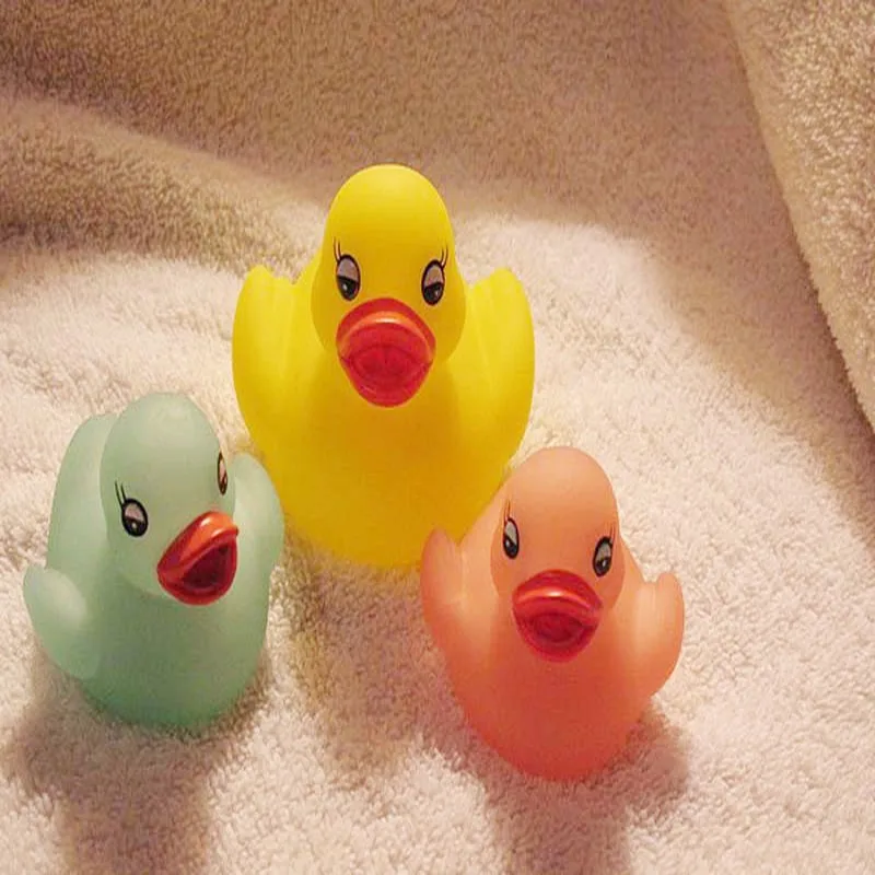 

1PCS Random Color Rubber Duck LED Light Children Baby Bath Toys Float Water Swimming Play Mini Small Educational For Child's