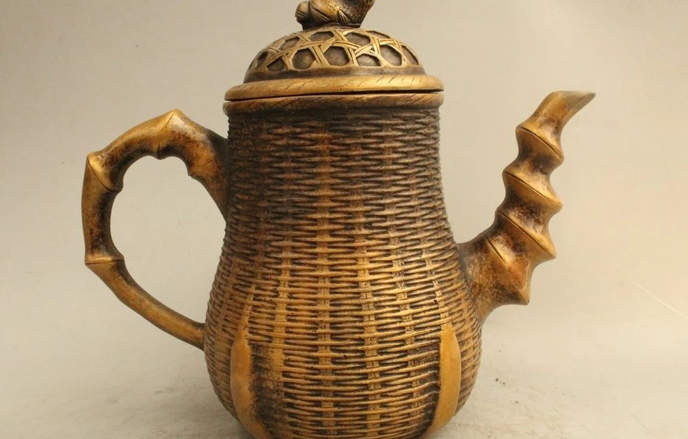 

9" China Chinese Dynasty Palace Bronze Water Wine Tea Pot Flagon Statue
