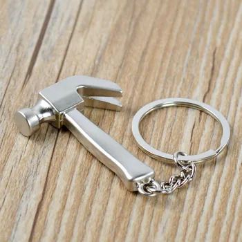 

100pcs Mini Metal Keychain Personality Claw Hammer Pendant Model Claw Hammer Key Chain Ring Party Favors W9717