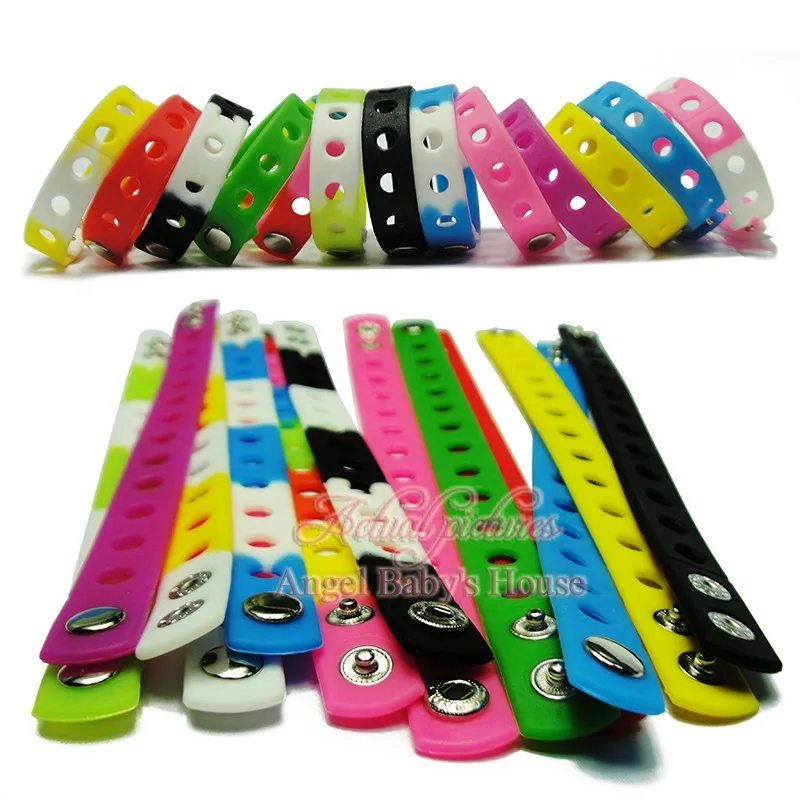 

100pcs 17 Colors 21CM/18CM High Quality Soft Silicone Bracelets Wristbands Fit Cartoon PVC Shoe Charms Kids Party Gifts