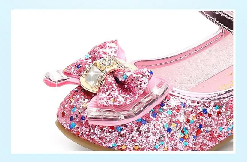 Обувь для девочек на высоком каблуке из искусственной кожи; блестящий бант; детские сандалии с бантом; летняя обувь для маленьких девочек; серебряное Золотое розовое, синее