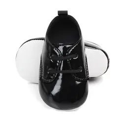 Модные из искусственной кожи детская обувь с воздуха отверстия Нескользящие унисекс обувь первые ходоки для 0-12 M Y13