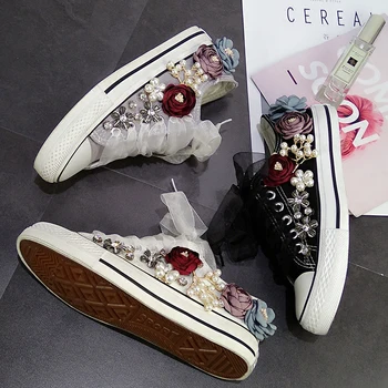 

Spring Korean rhinestone flower tie low to help small white shoes lazy casual flat bottom shoes canvas shoes women