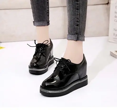Новые женские модные повседневные туфли на скрытой танкетке со шнуровкой Демисезонные женские туфли на ультравысоком каблуке женские тонкие туфли - Цвет: Черный