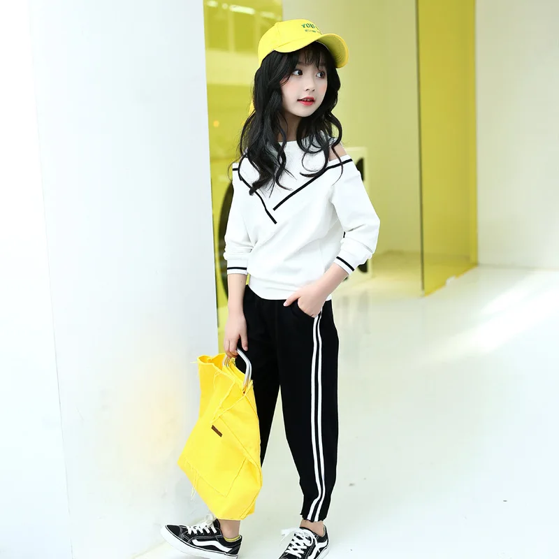 2019 Fashion Big Girls Sports Suits Off Shoulder Black/ White Clothing Set for Teenage Spring Autumn Tracksuit Kids Sportswear 2019 Fashion Big Girls Sports Suits Off Shoulder Black/ White Clothing Set for Teenage Spring Autumn Tracksuit Kids Sportswear