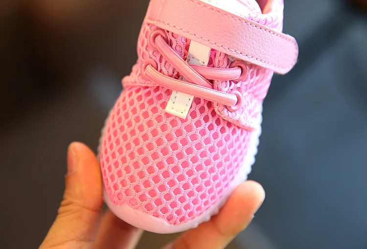 Повседневная детская обувь девушка с легкими светодиодный детские для маленьких мальчиков обувь световой светящиеся кроссовки