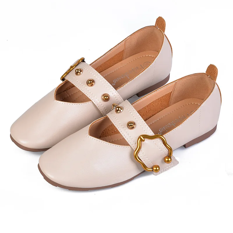 

Plus Size White Black Leather Flat Shoes Women Chic Square Toe Gold Metallic Star Buckle Mary Jane Brand Casual Shoes Woman