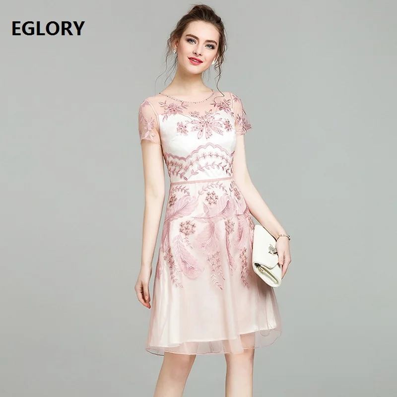 

Luxury Women Party Elegant Dress 2019 Summer Ladies Sexy Sheer Mesh Embroidery Beading Short Sleeve Slim Fit & Flare Dress Tunic