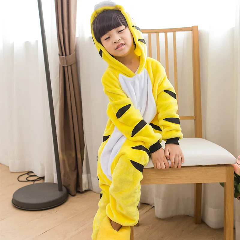 

Pijamas Kids 2016 Flannel Boys Girls Pajamas Cosplay Cartoon Animal Tiger Onesie Home Clothes Winter Thick Sleepwear