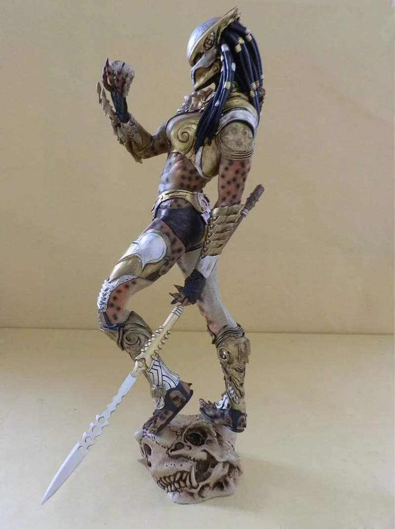 30 cm Alien Vs Predator Anime Figure Woman Predator Dolls Standing